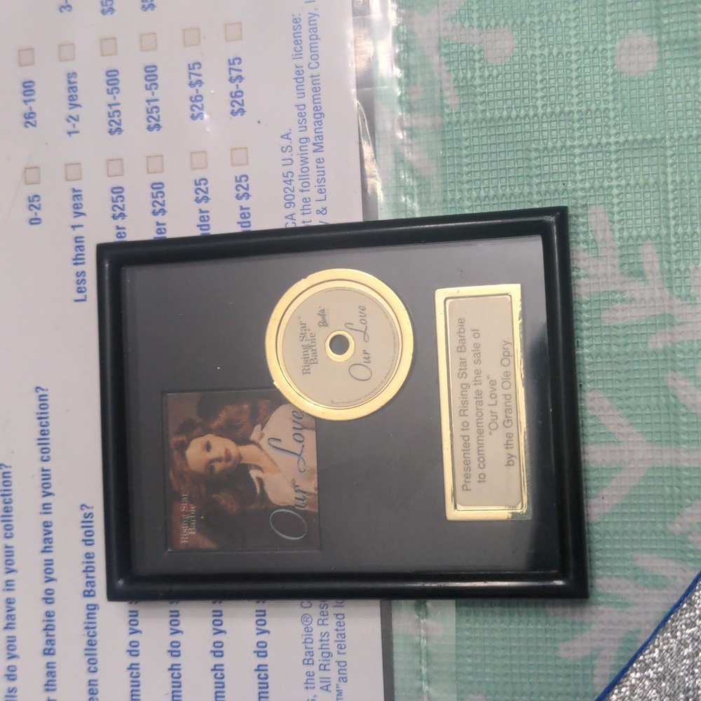 Collector Grand Opry Barbie Doll - Picture 4 of 11